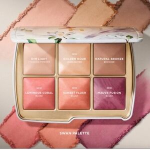 Hourglass Ambient Lighting Palette- Swan - Sold Out